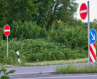 panneaux de circulation routière