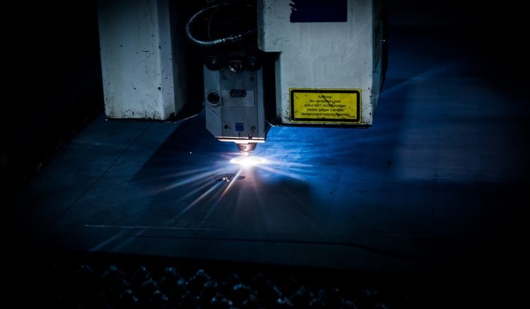 découvrez les avantages de la découpe au laser, une technique moderne et précise pour un large éventail d'applications industrielles et artistiques. obtenez des résultats impeccables et stimulez votre créativité grâce à cette technologie innovante.